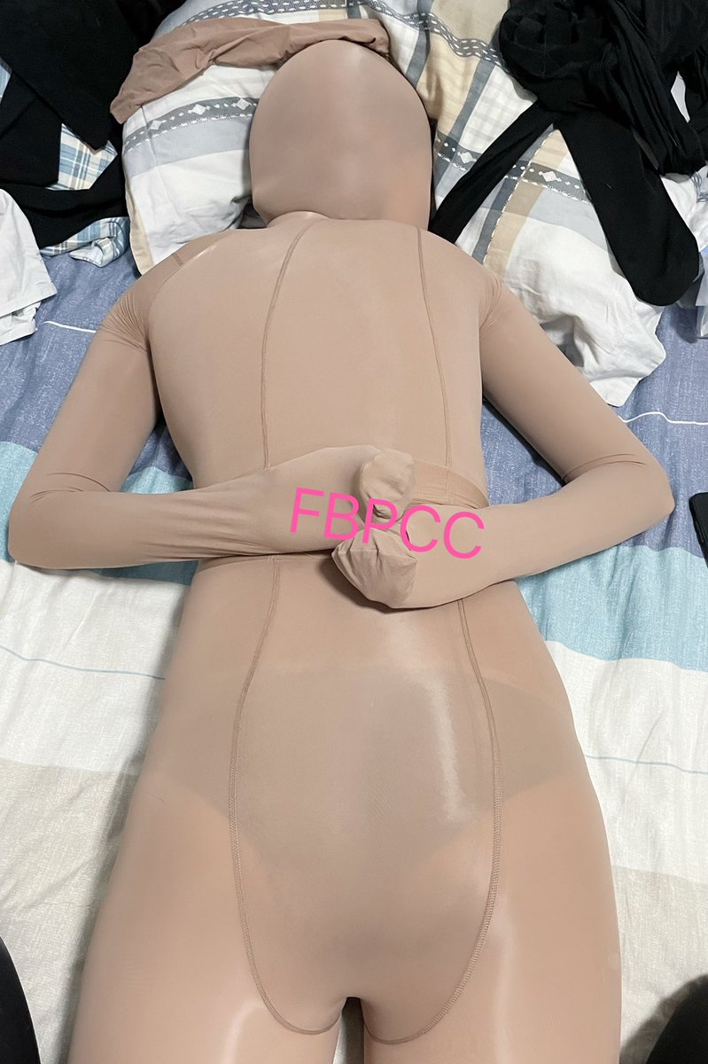 FBPCCC's tweet photo. 不喜欢但配合的老婆 https://t.co/4Ng83mfPpO