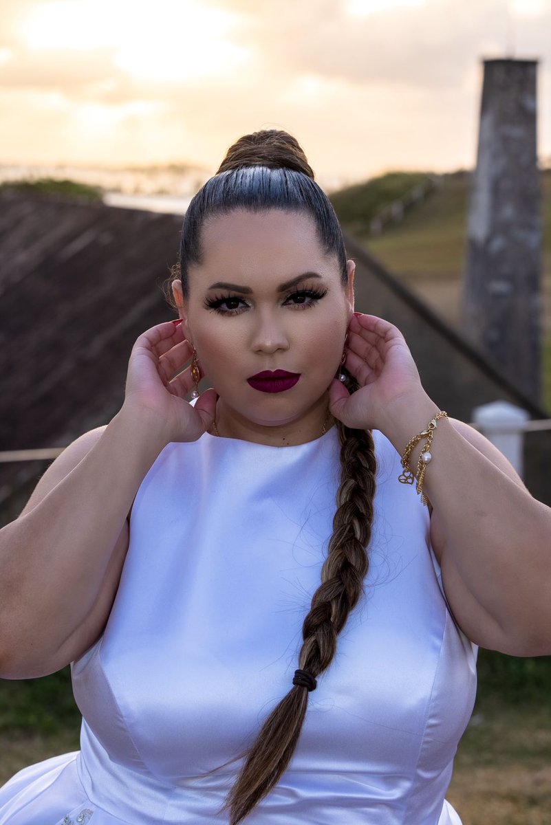 plusmodelcesiah's tweet image. Con los ojos en la pasarela #parisfashionweek a solo días.
#paris #dream 
#beautybeyondsize #embraceyourself #plussizefashion #plussizemodel #embraceyourcurves #bodypositive #curvymodel #plussizemodels #plussizefashion #curvystyle #effyourbeautystandard  #plusmodel #curvymodel