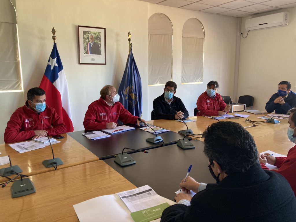 Sabemos que la sequía afecta nuestra región desde aristas sociales y económicas por lo que establecimos una mesa que aplicará medidas de mitigación. Hoy analizamos las acciones urgentes junto a los Seremis y servicios de agricultura, MOP, Gobierno, desarrollo social y trabajo.
