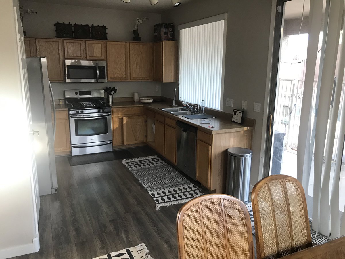 CoachGilly6's tweet photo. AZ Junior Fall Classic folks: 

I’ve got a house in Goodyear: 3 bed, 2 bath, with a pool. Sleeps 5-6 + couch. 

$600 total for 23rd-26th. Well below VRBO comps, and no associated fees. Same rate for Senior fall classic the next week. DM or tag your friends going down. https://t.co/GjqKQzqHZY