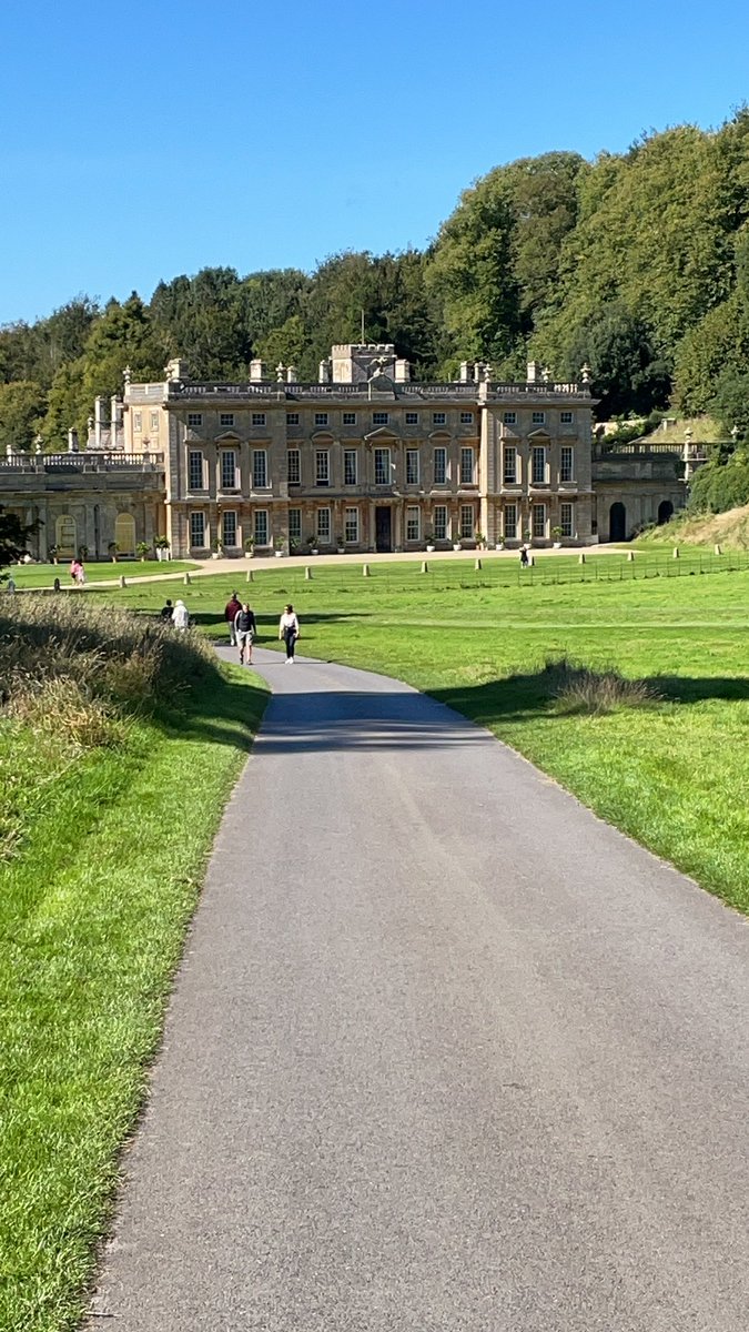 calvinmonelle's tweet photo. Dyrham Park for a nice late summer stroll. https://t.co/sfUOZahXtY