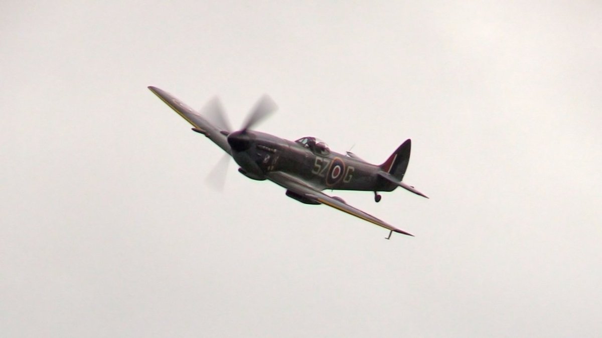 chinneylowfly's tweet image. TE311 performed three passes at the 2021 @ProjectProp event held at Wolverhampton Halfpenny Green yesterday. Video in the link below!

Project Propeller Spitfire flypasts - Halfpenny Green youtu.be/xmd6qdhrWUU via @YouTube