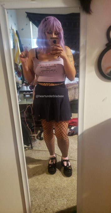 Fit pics <3 the 3rd one is from when that day when that old guy said he liked my style lols <3 https://t