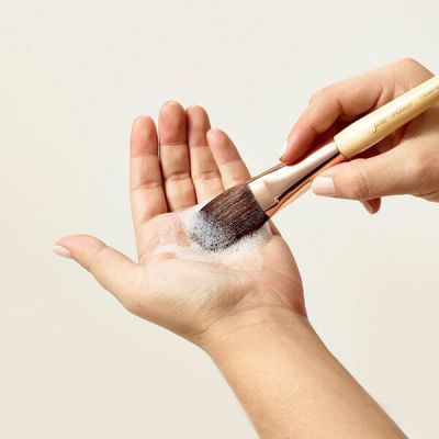 dermacaredirect's tweet image. How To Clean Your Make-up Brushes The
Right Way!

There are three very important reasons for doing so and doing so more regularly than you think, too..

Read more in todays #makeupmonday blog.. 

dermacaredirect.co.uk/advice/how-to-…