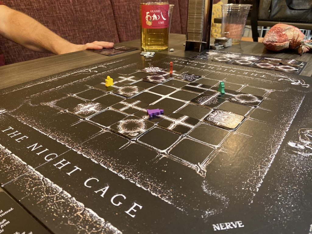 One title that hit the table in the evening during #GenCon2021: The Night Cage from Christopher Ryan Chan, Chris McMahon, Rosswell Saunders, and <a href="/SmirkandDagger/">Smirk & Dagger / Smirk & Laughter</a>. Escape the labyrinth before the lights go out. Plum whiskey not included.

BGG page: boardgamegeek.com/boardgame/3067… —WEM