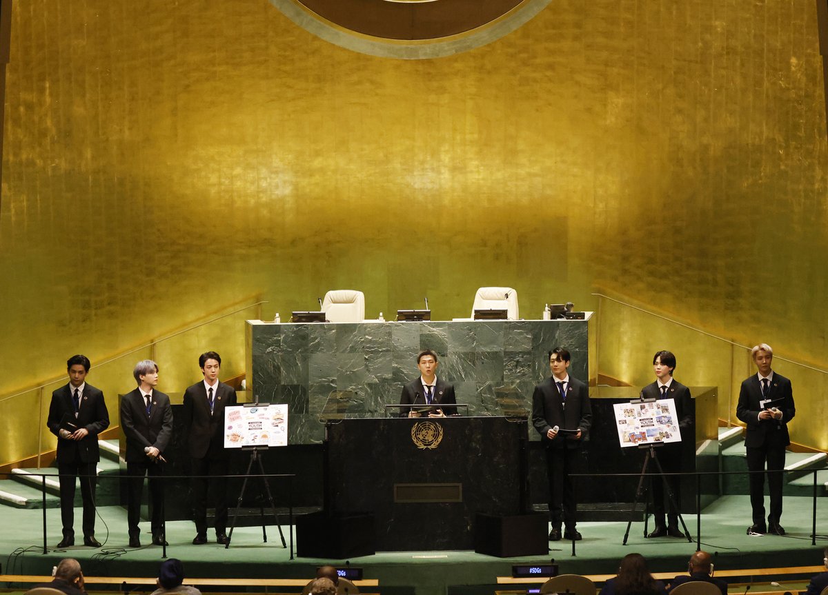 MTVNEWS's tweet photo. .@BTS_twt spoke about youth across the globe at #UNGA today.

“We think that instead of the ‘lost generation,’ a more appropriate name would be the #WelcomeGeneration. Because instead of fearing change, this generation says, ‘Welcome!’ and keeps forging ahead” 💜 https://t.co/1rgNgq5BXb