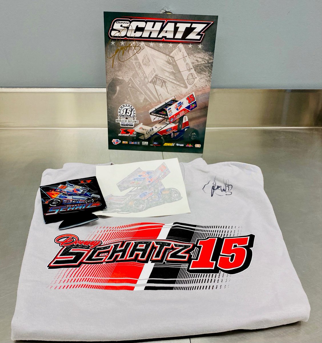 🚨CONTEST ALERT🚨 - just because it's Monday! 

☑️ LIKE this Tweet - hit the ♥️
🔁 RETWEET this Tweet 
☑️ FOLLOW <a href="/DonnySchatz/">Donny Schatz</a> 
☑️ TELL us why you should win 

PRIZE:  Autographed T-shirt &amp; hero card, decal &amp; coozie. 

WINNER: Announced 12 pm CDT on Wednesday, 9/22

- PR