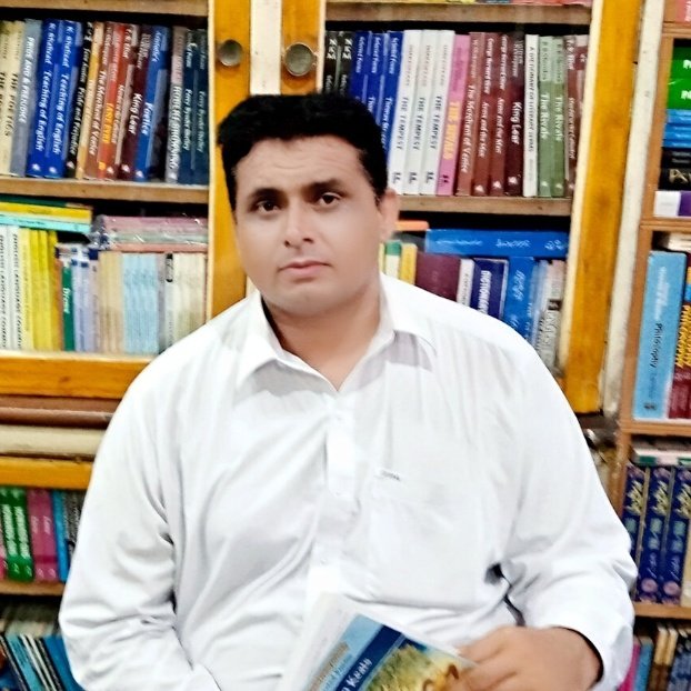 Akbarprofessor1's tweet image. #NewProfilePic2021 ،For friends a valuable gift ,for jealous enemy a thunderbolt ,