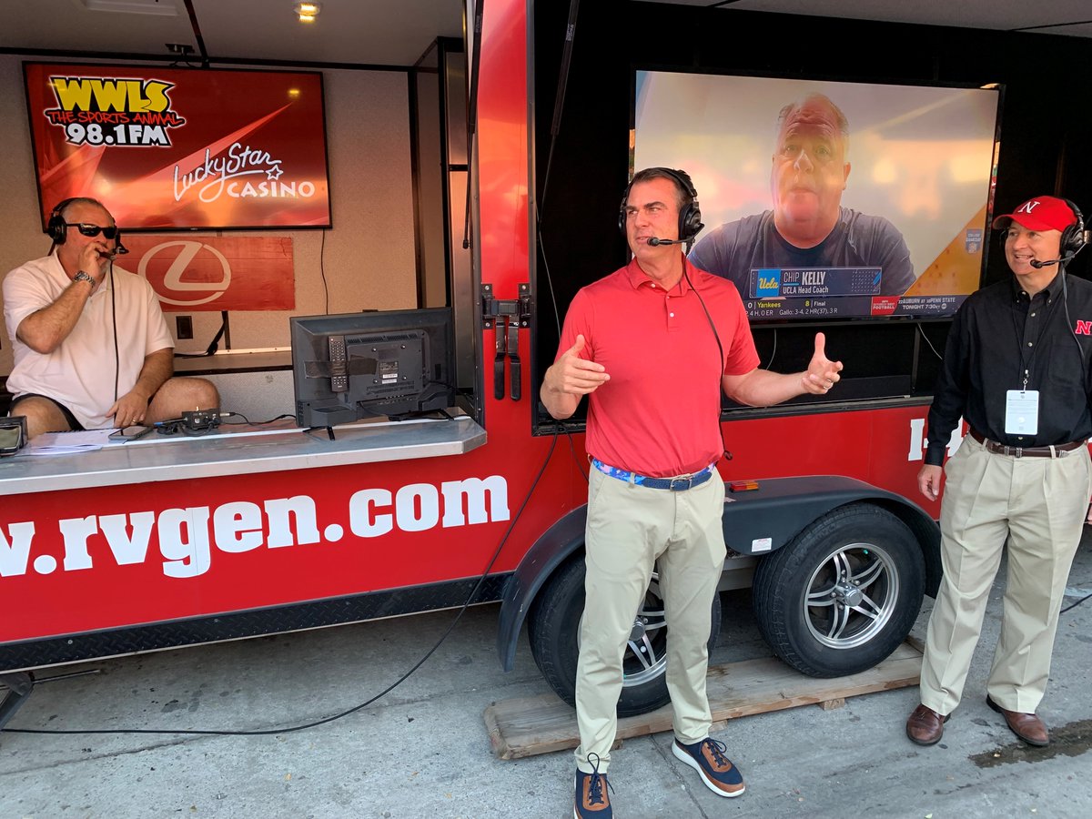 GovStitt's tweet photo. Had a lot of fun hosting my friend @GovRicketts at the Nebraska v OU game this weekend (probably more than him since @OU_Football won 23-16)!

Can't wait to fire up the grill and throw on those Nebraska steaks he now owes me! https://t.co/lickLSXWUq