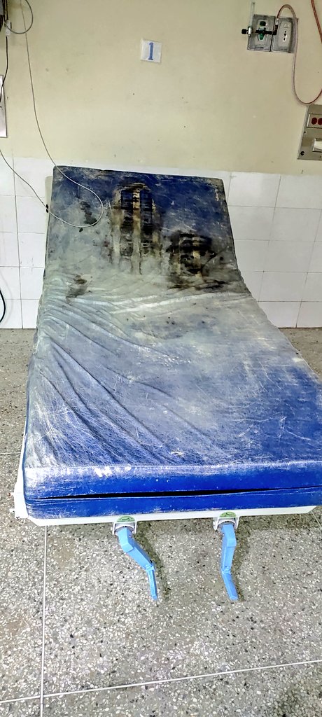 luisgonzaloprz's tweet photo. 🧵HILO DE CÓMO RECIBIERON DE EMERGENCIA A MI MAMÁ EN UN HOSPITAL PÚBLICO ESTA MADRUGADA:

Mi mamá es paciente hipertensivo desde hace muchos años. Tiene tratamiento para el corazón y, desde ayer domingo tenía una sintomatología que me preocupaba.

Sigue... https://t.co/SNSZXlfyRo