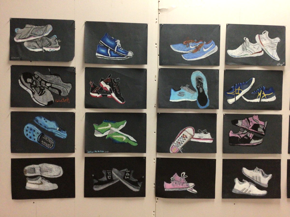 artwithMsB's tweet photo. Who doesn’t have a favorite pair of shoes? 👟 So proud of their hard work on this oil pastel project! @woodgatemisd @fineartsmidway #Shoes https://t.co/o0VApio6hc