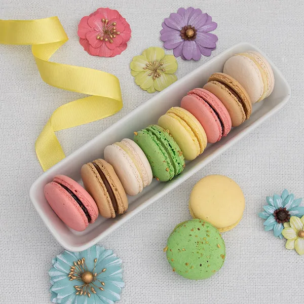 French Macarons Variety Gift Box

Macarons - 10 pack (5 flavors) - Traditional French meringue based confections made with almond flour. Delivered fresh from our bakery to their door!

gourmetgiftbaskets.com/French-Macaron…