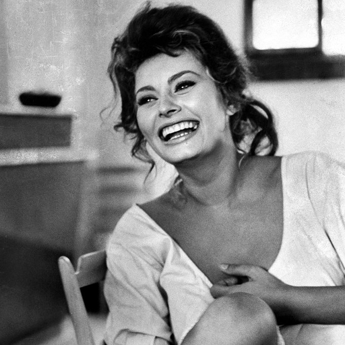 Happy 87th birthday, Sophia Loren! 