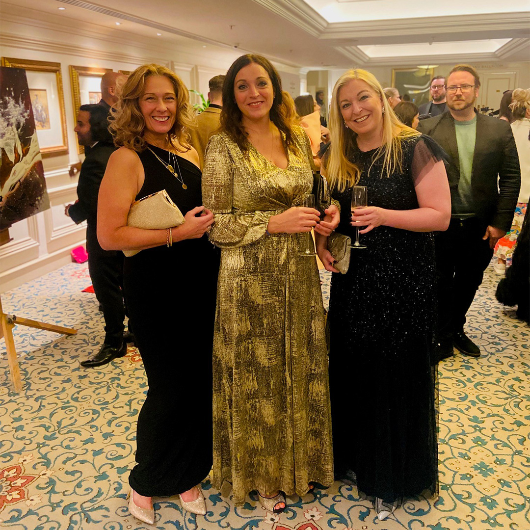 NHSCharities's tweet photo. โญ We would like to say a huge thank you to Buzz Mode for organising the #IconGala in aid of @NHSCharities and @WellChild.
This incredible event has raised vital funds to support the NHS at this extremely challenging time. ๐
Read about our impact: https://t.co/sr9384KaHe https://t.co/7yW5YMXnAX