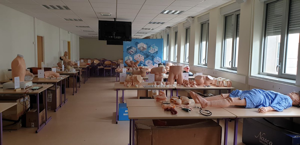 Medicalem_Fr's tweet image. Notre équipe est en place, jusqu&apos;à 14h00, ce mercredi 22 septembre, pour les journées de présentation du matériel dans le cadre des ECOS à la faculté de médecine UFR des Sciences de Santé de Dijon ! 
@CHUDijon @useemdijon #ECOS #ExamenCliniqueObjectifStructuré #SimulationMédicale