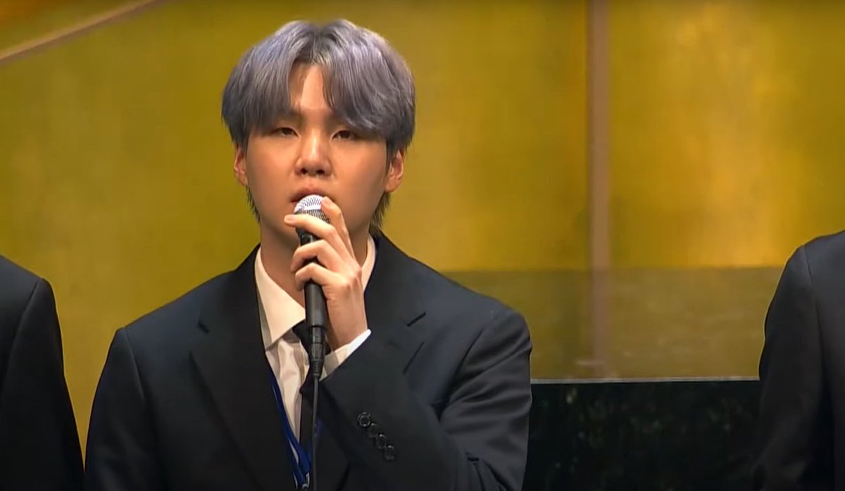 btsfanbaseina's tweet photo. "Akan ada pilihan yang kita buat yang mungkin tidak sempurna tapi bukan berarti tidak akan ada yang tidak bisa kita lakukan" — Min Yoongi UNGA 76, 20 sept 2021

@BTS_twt
🐰 https://t.co/FoBhVBiYCe