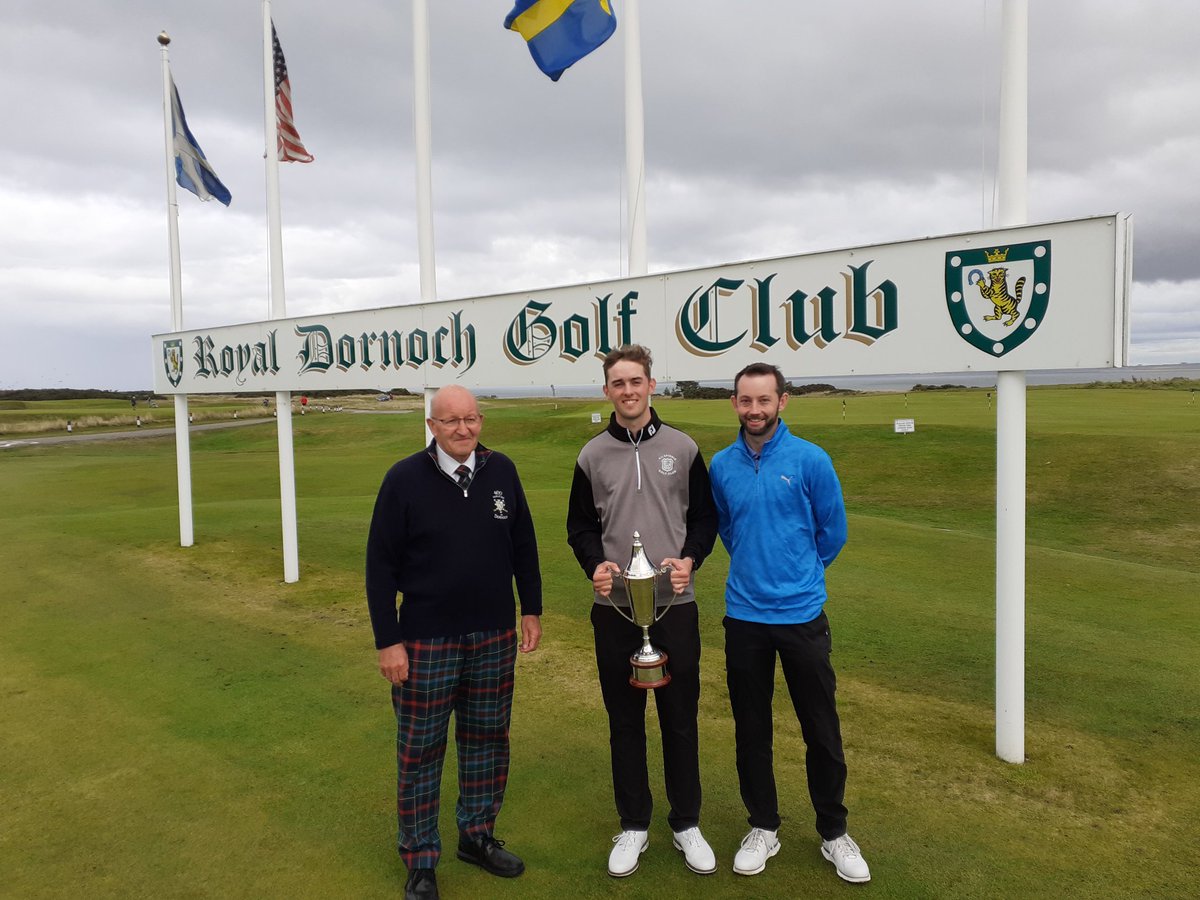 Congratulations to Rob Paterson (centre) who has won the 2021 Sandy Pipey Young Masters 🏆

<a href="/RobJP10/">Rob Paterson</a> won the 3rd play-off hole against @KyleGodsman (right) with a par at the 480 yard par 4 18th hole into the wind.

Full results ➡️ pgagbi.bluegolf.com/bluegolf/pgagb…