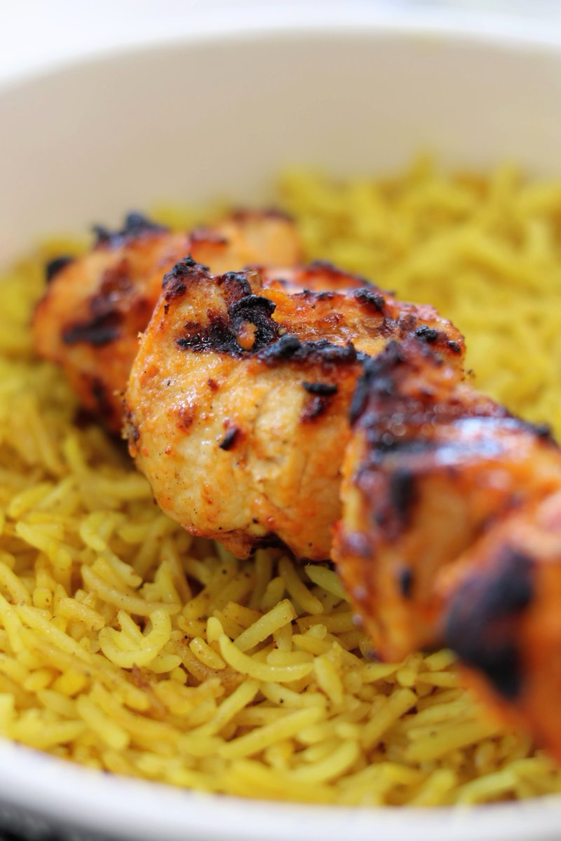 ShawarmaBabaz's tweet photo. Grilled to perfection. 👌 The star of our Chicken Souvlaki Rice Bowl is our marinated & flame grilled chicken breast chunks. If you've had them, you know!
#Mondaymood #Meatymondays #Babaz #Ldnont https://t.co/GIE7gSEUV2