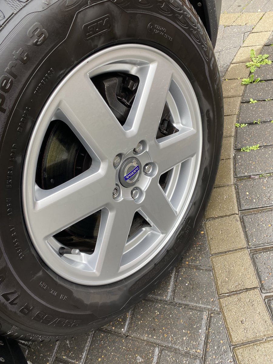 Vally46Gareth's tweet photo. Harpic, brush on, ten mins, rinse off, no brake dust. Polish up well. https://t.co/u1EnR2g1aX