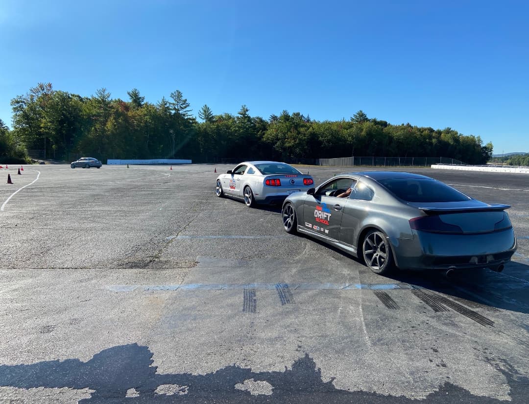 TeamONeil's tweet photo. Great start to the morning at Team O'Neil #driftschool. Initiating the drift. Last week of Drift School for the year, but if your itching for fun and car control also check our other trainings at https://t.co/yOD3hmibJL
#teamoneil #teamoneildriftschool #drifting #drift #driftcars https://t.co/cwEzYqNayw