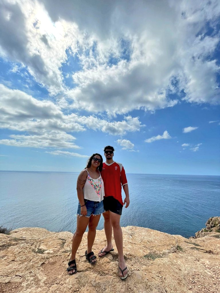 JefeGorgojo's tweet photo. Siendo bellos en Formentera, por? https://t.co/EyI2Bt3dIy