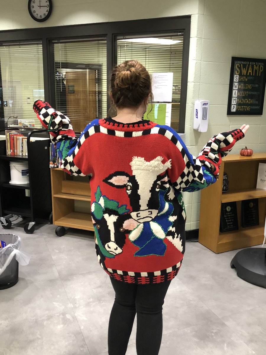 It’s Rodeo Day at the Swamp and our library cow trend is spreading! @frausmithGHS has joined in the fun!