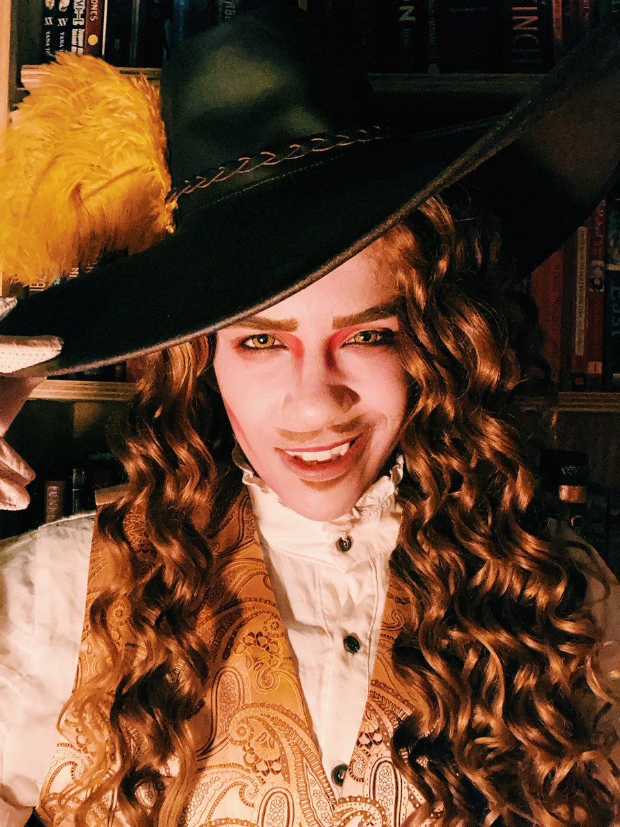 queerelfclub's tweet image. Happy to announce that I’ll be joining the Frankenpunk Anyhology this Friday on the @somewherebound_ channel! I’m pleased to introduce you to my character Lucien Sacha Dantes 💖