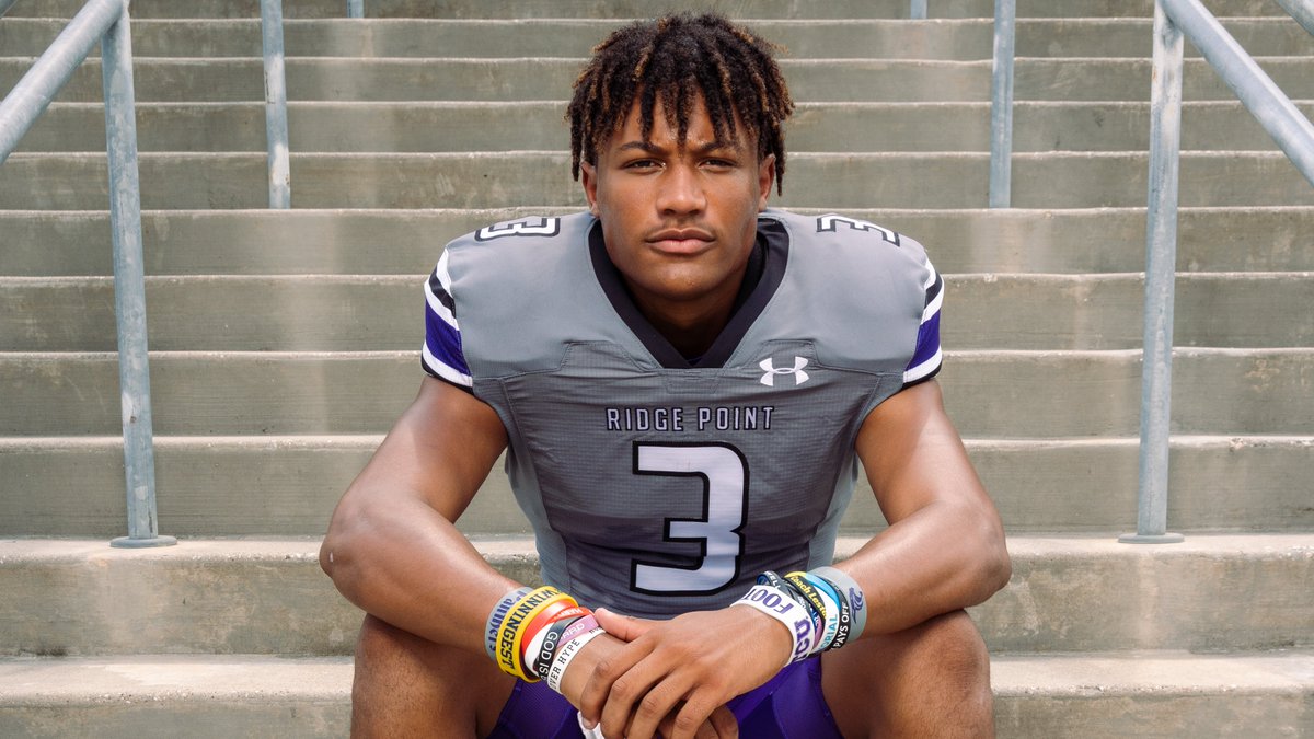 densilva02's tweet photo. District 20-6A #txhsfb leaders:

Team Offense: @RPHS_FB (417 ypg, 43.3 ppg)

Team Defense: @CHighFB (206.5 ypg, 8.3 ppa)

Passing: @colejmurphy44 (58-87-1, 666 yards, 5 TDs)

Rushing: @BertEmanuel3 (51-413-5)

Receiving: @7Patricksmith (12-325-5)

INTs: @stephaunnn (2) https://t.co/zll2WdcnbG