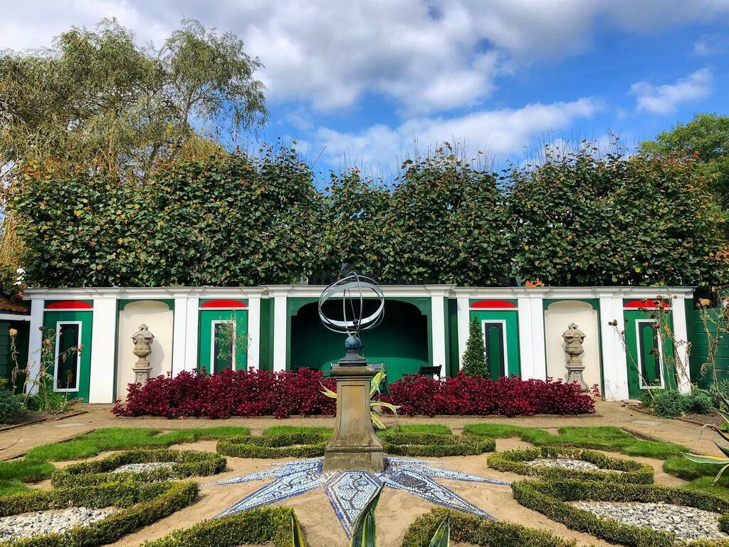 Nummymuffin's tweet photo. #overtuin #openluchtmuseum #arnhem #netherlands https://t.co/e3TqvONxwV https://t.co/7PwS6u1QN0