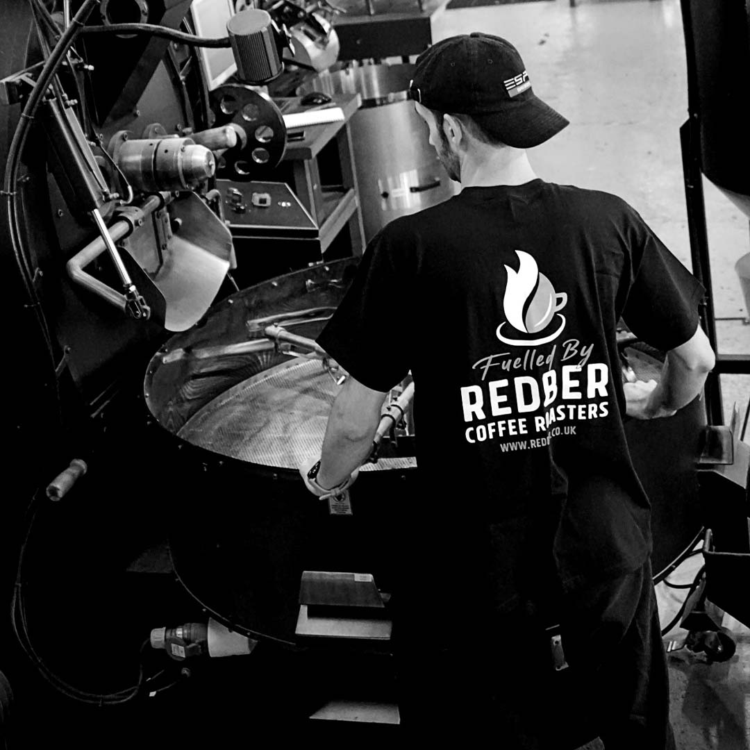 A little sneak peak behind the scenes 👀 Luigi firing up our Hasgaranti roaster, modelling our "Fuelled By Redber" T-shirt 🔥