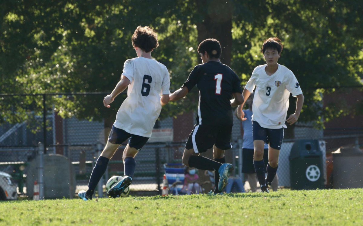 BoysLexington's tweet photo. Here are more pictures from Saturday’s JV action vs. Watertown!! #GoLex #RollLex #LexGo https://t.co/jnrgpVxnzi