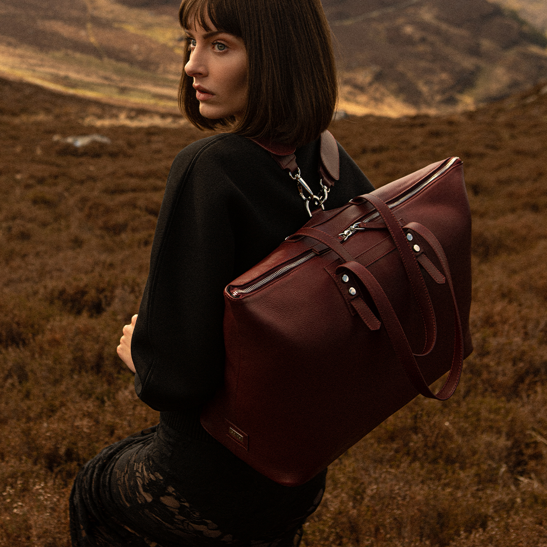 aoifelifestyle's tweet photo. The Gallery Reclaimed Convertible Tote is trimmed with full grain soft Italian leather and constructed with Econyl ยฎ regenerated nylon.
@ECONYL
#fashionaccesories #fashion #fashiondesign #luxurybrandbag #bagluxury #luxurybrand #bag #designbag https://t.co/o1r5UdooxO