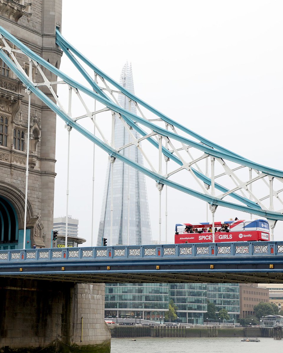 SpotifyUK's tweet image. Spotted: The Spice Bus on a journey around London to celebrate the @SpiceGirls 25th anniversary, right from where it all began. Featuring some very special guests... 👀  #IAmASpiceGirl