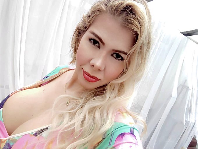 Victoria Lanz’s pics and videos