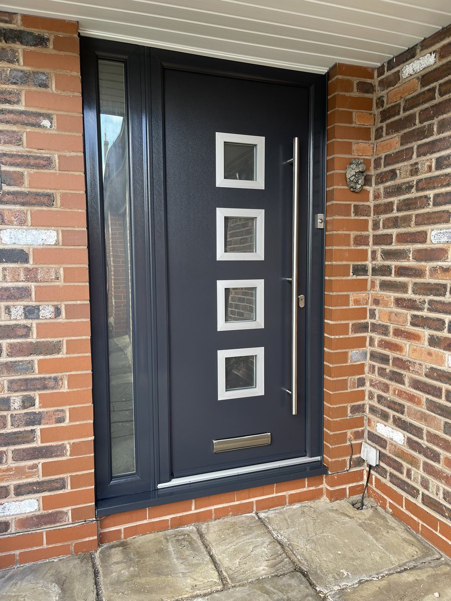 YourNextDoor1's tweet photo. The @FutureProduct30 Urban flat skin in Anthracite grey with Long bar handle, incorporating the impregnable @UltionLock thumbturn,another eye catching Installation by @YourNextDoor1  👌 https://t.co/tt8GsxSXsY