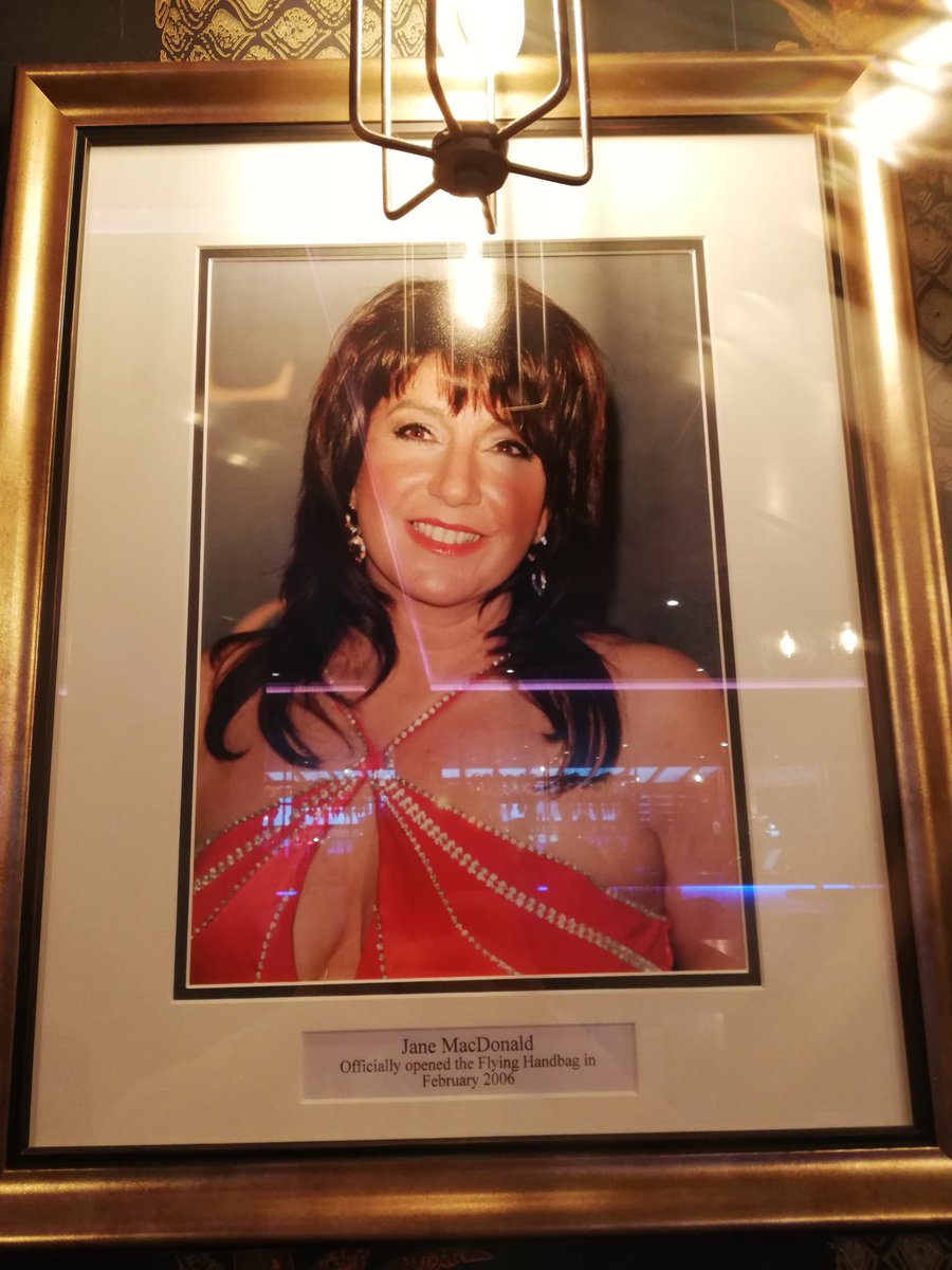 elpoolinio's tweet photo. Monday drinks in our favourite bar @FlyingHandbag with our favourite Yorkshire lass @TheJaneMcDonald
❤️ https://t.co/VJwgXFH3hh