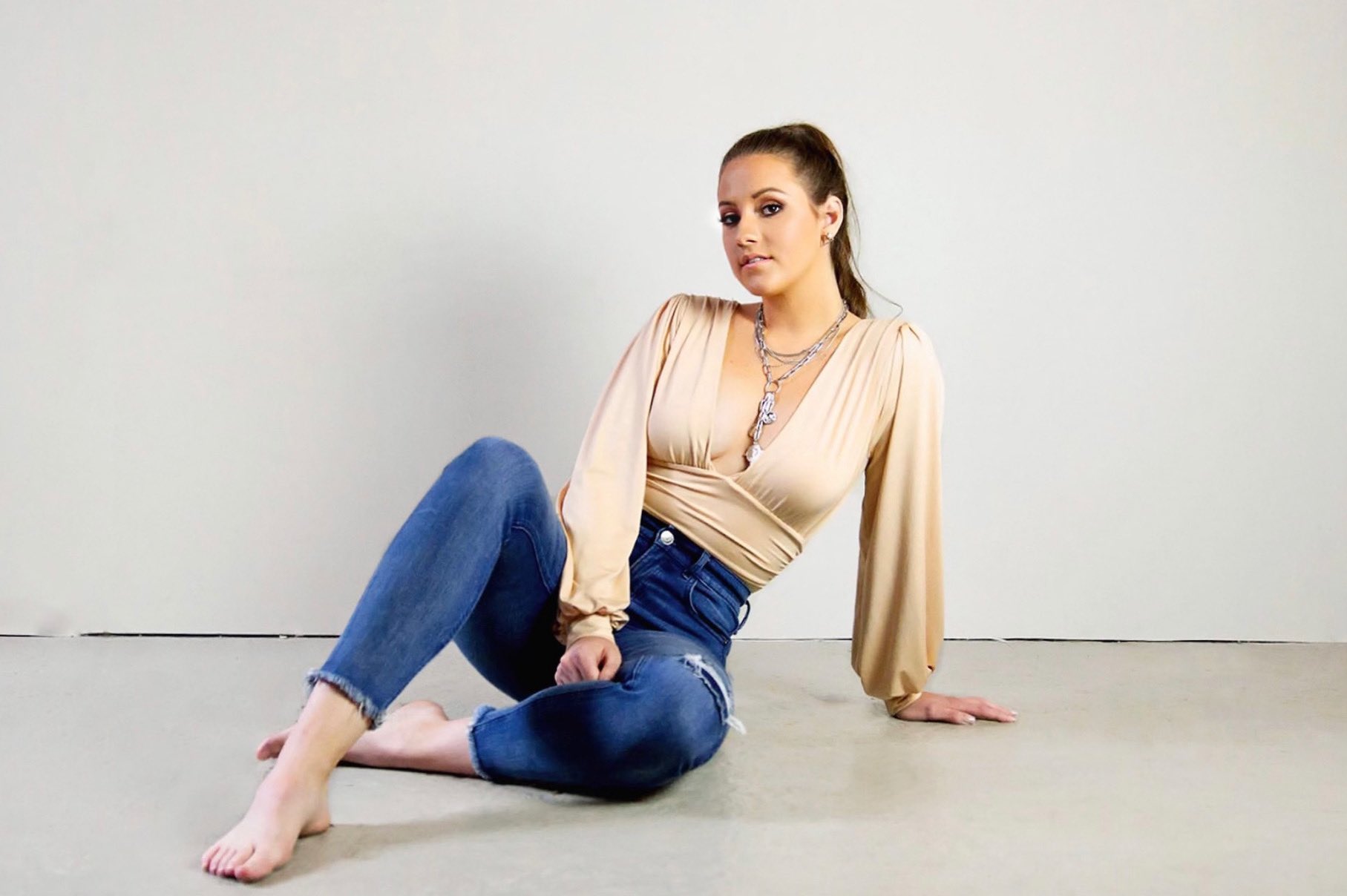 Maggie Baugh on X: "GIVE AWAY!!! WIN an MP3 to my brand new song before it comes out WHO WINS: 3 lucky winners from Instagram, Facebook & Twitter HOW TO WIN: Pre-Save