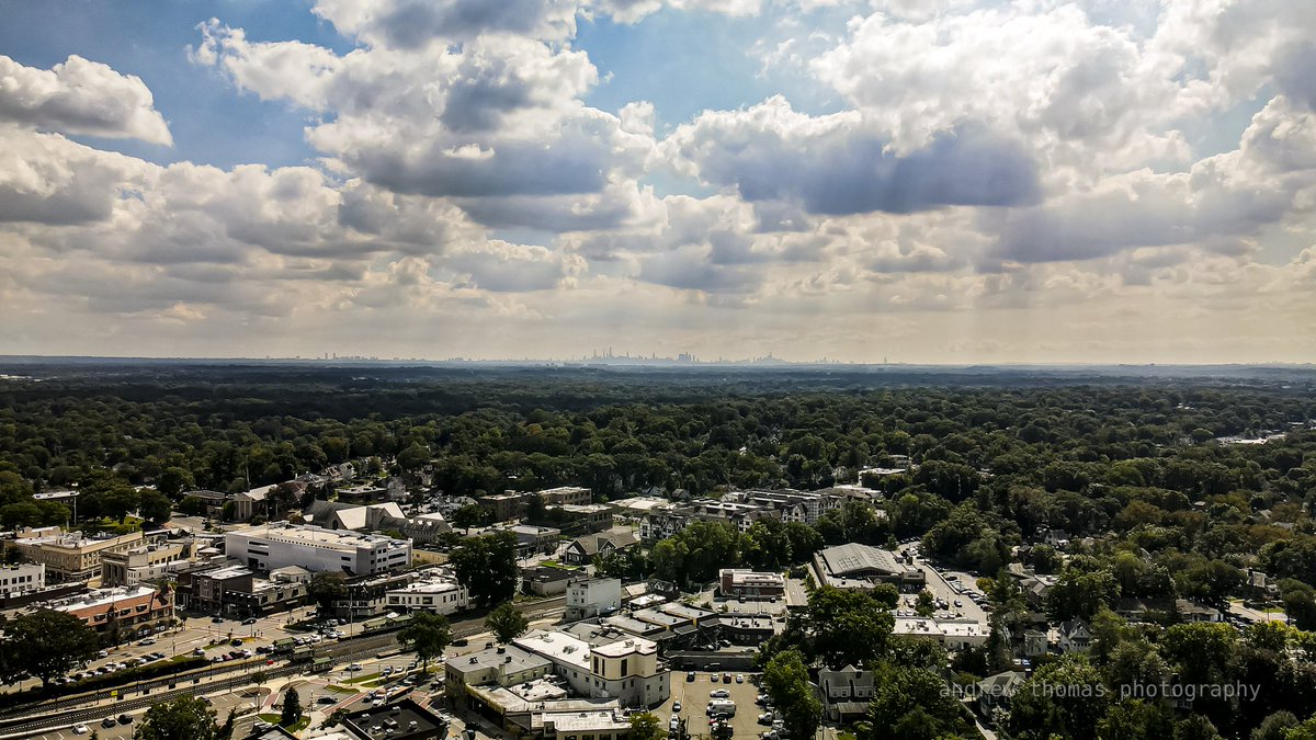 andrewthomas___'s tweet photo. Sun Soaked Aerial

#northjersey #ridgewoodnj #dronephotos #sunsoaked #summer #september #nyc #njviews #bergencounty #blueskies #njtransit #downtownridgewood #andrewthomasphotography

https://t.co/UdqBA8ufsl https://t.co/5EiTAyLM7D