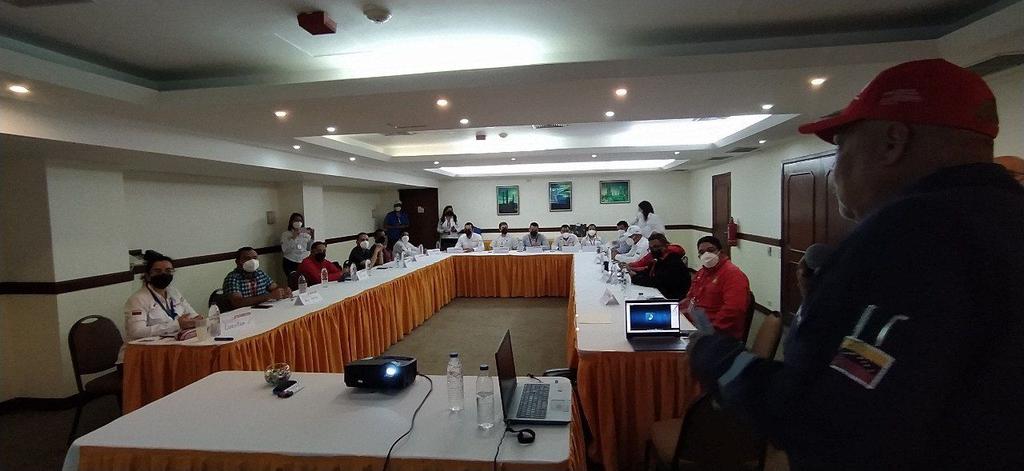 pequivenjose's tweet photo. #Pequiven a través del Centro de Formación integral (CEFIPET) en sinergia con la Dirección Ejecutiva de Gestión Humana, dió inició al ciclo de Formación integral de supervisores y supervisoras del #CPJAA

@TellecheaRuiz

#SemanaRadicalConsciente https://t.co/chRZuRn1Ve