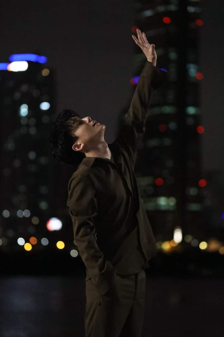 yu_htwe's tweet photo. #HappyChenDay
#HappySunshineDae

#21.9.2021
#22.9.1992 https://t.co/oeaYPoB8XK