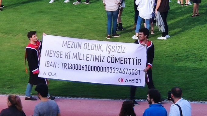 ODTÜ mezunlarından manidar pankart: