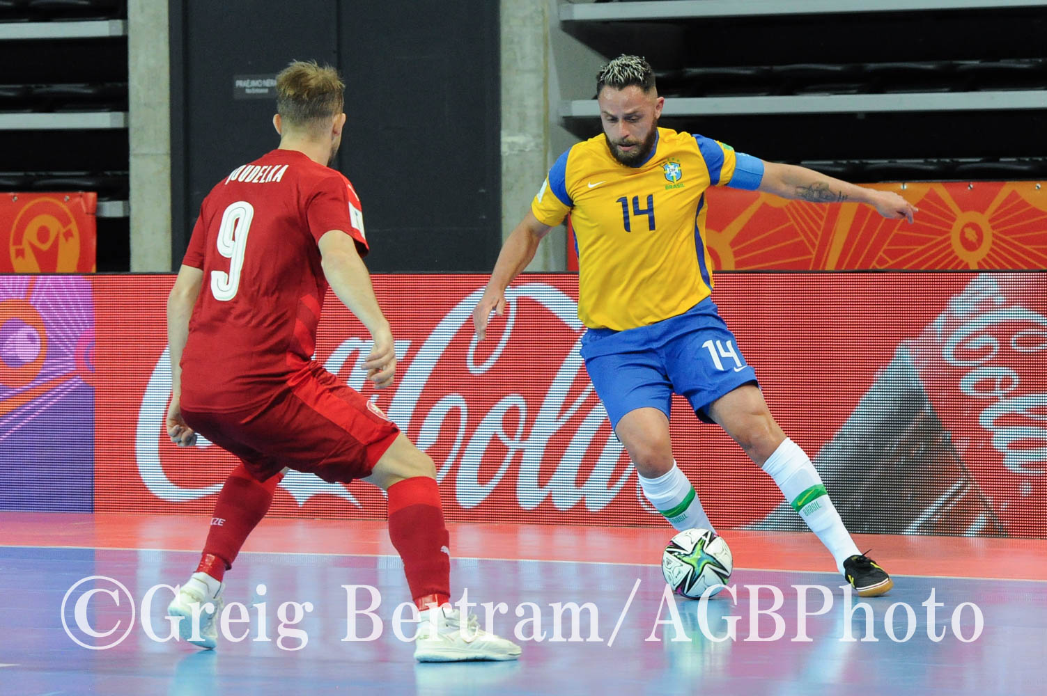 Futsalx W杯 日本代表 決勝トーナメント1回戦の相手はフェラオ擁するブラジル 日本は予選を1勝2敗で終える 決勝t1回戦の相手はブラジル 過去5度の優勝を誇る超強豪 日本は出場3大会連続の対戦に 記事 T Co Refxraprsq T Co