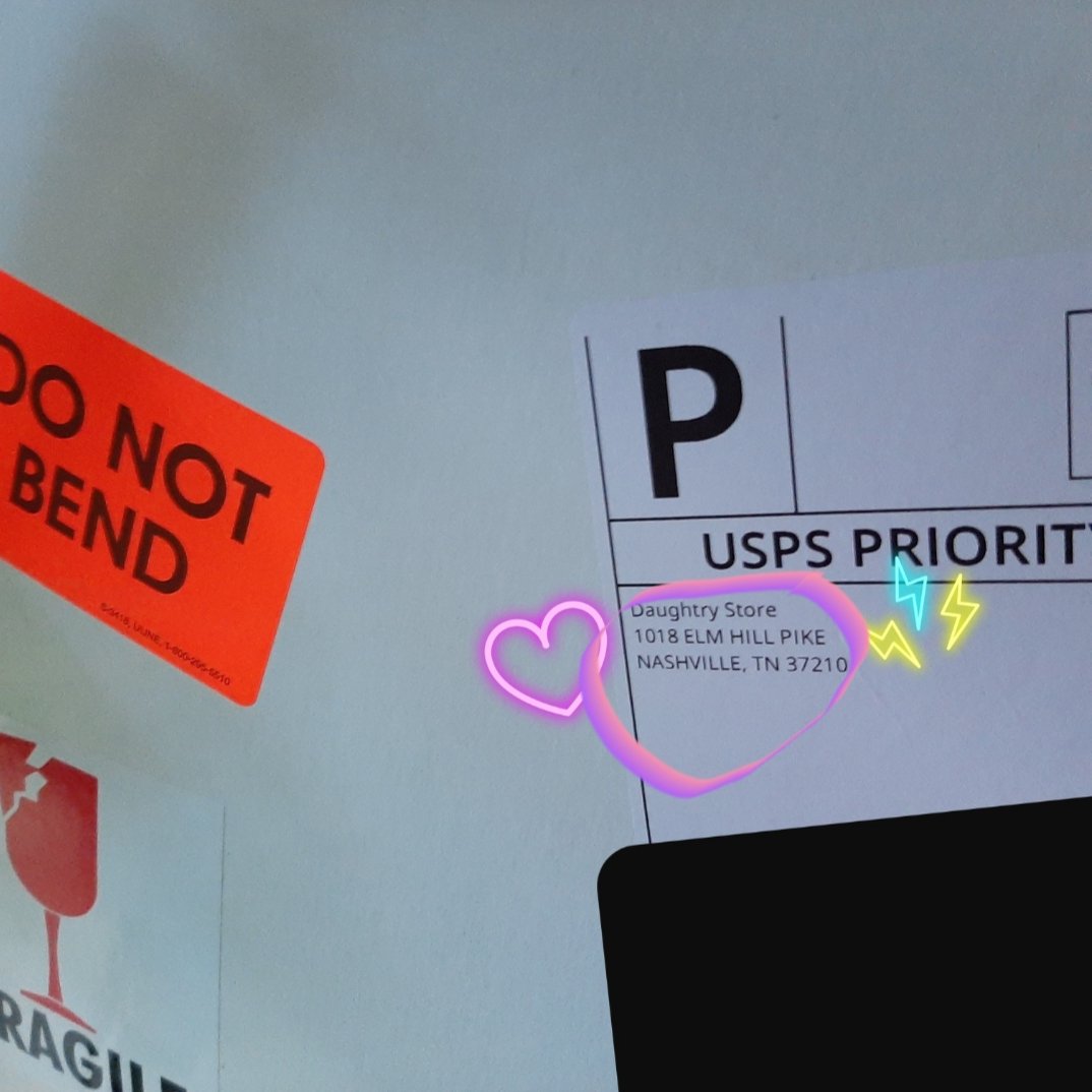 MichellesNYC's tweet image. And look what came in tooooday! #DearlyBeloved #signedmerch #DaughtryFan
#oldschoolcd 🎵💿😀