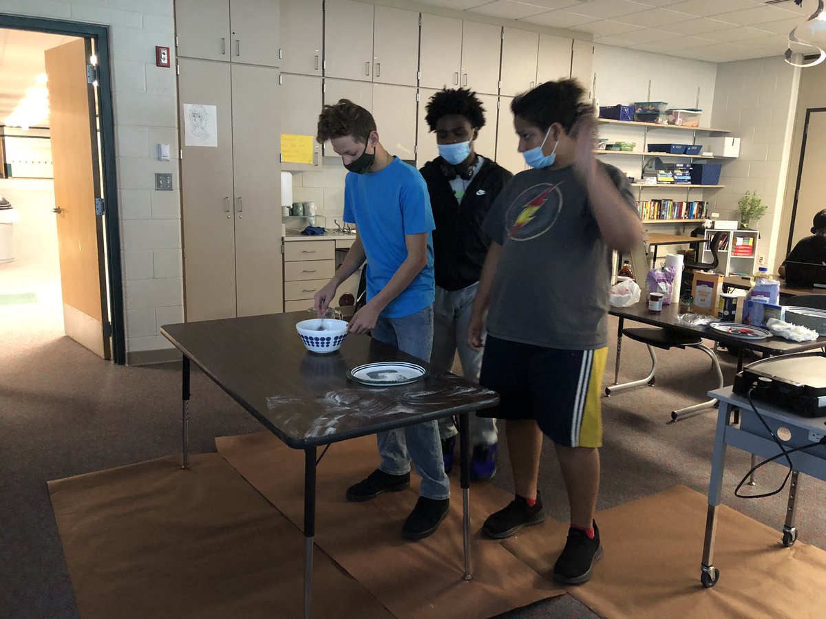 rlww89's tweet photo. Healthy Living cooking class today! Pancakes from scratch. Yum! #GOWO #worenaissance #WOHS https://t.co/akrTGL8CqC