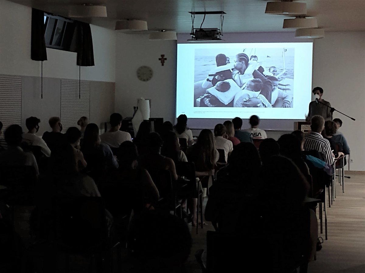 GOJFRC's tweet photo. Yesterday's #JFRC Human Rights Night keynote address, "A Lens Toward Social Justice," shed light on the plight of the oppressed through the powerful photo work of Francesco Bellina. Bellina presented his "Oriri" photo project to a full audience. https://t.co/FMWub0PNLD