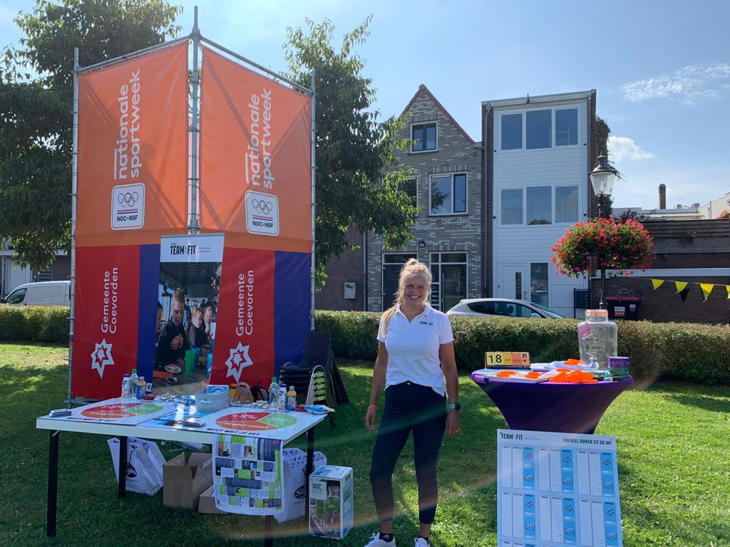 Bij de opening van de <a href="/NLsportweek/">NOC*NSF Nationale Sportweek</a> afgelopen in @gem_coevorden was JOGG-teamfit coach Wineke van de partij om de gezondere sportomgeving te promoten. Meer weten? bit.ly/3EzGenn
