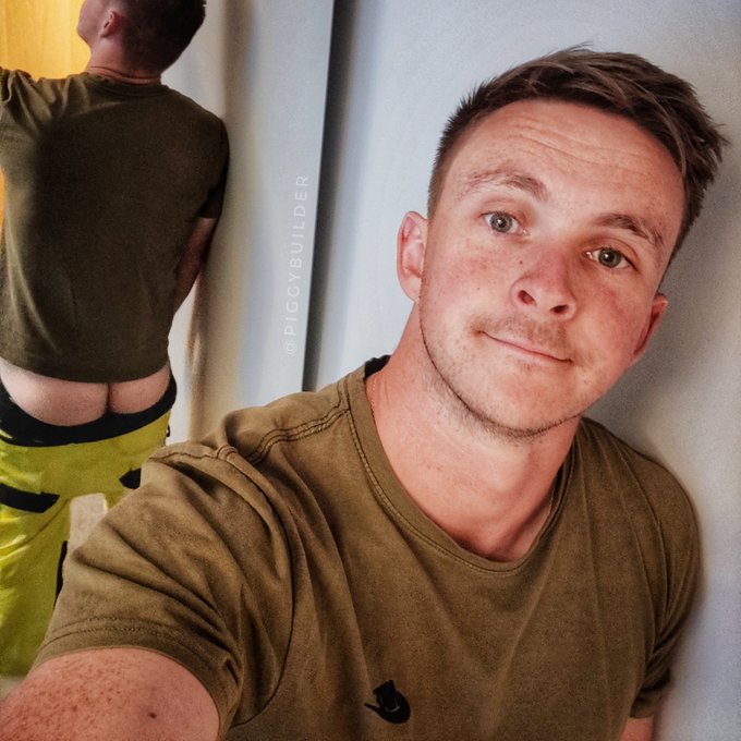 They say you shouldn't stare at the moon 🌕 https://t.co/DLKeTNgiJx<a href="/tag/weekendvibes"class="tags"><span>#weekendvibes</span></a><a href="/tag/smellysox"class="tags"><span>#smellysox</span></a>