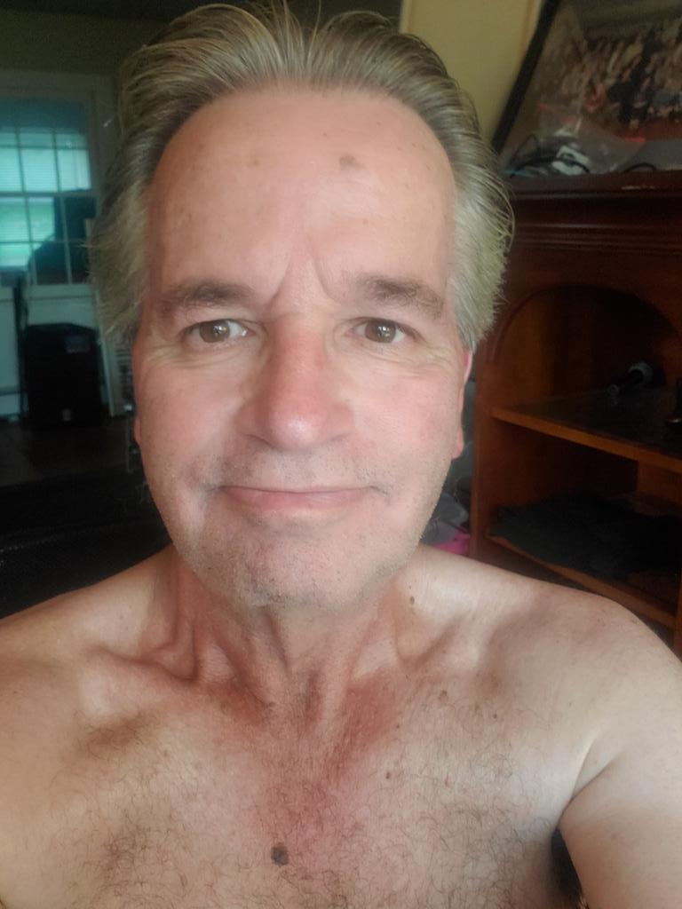 JimClinkscale's tweet image. 64 today and feeling at least 62!😏