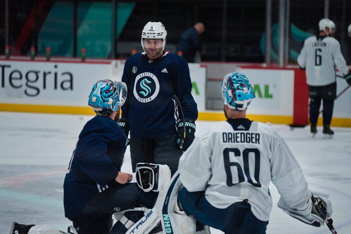 SeattleKraken's tweet photo. goalie content to get you geared up for the week 🤗 https://t.co/MYYKmUmTpn