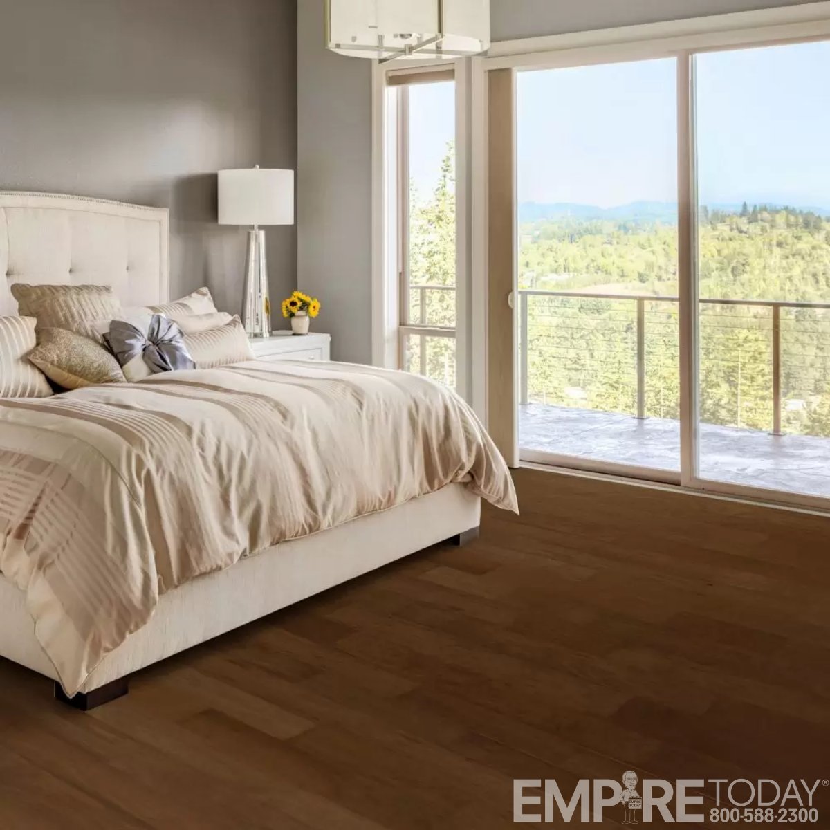 EmpireToday's tweet image. When the sun shines bright, your floors don&apos;t have to fade. Enjoy natural light with peace of mind knowing your floors are protected against the sun - built with fade-resistance in mind. ☀️

empire.today/2XvWdSv

#empiretoday #woodflooring #faderesistant